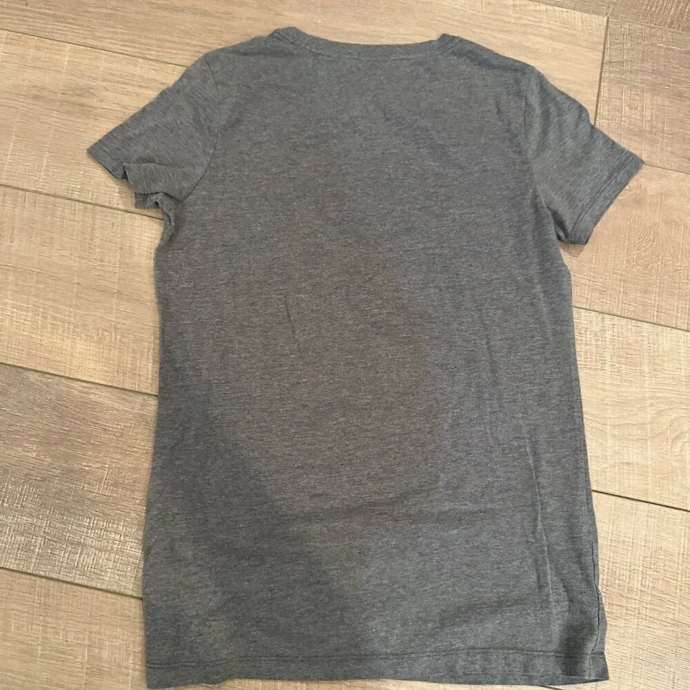 AEROPOSTALE GRAY CLASSIC CREW T SHIRT BLUE BUTTERFLIES WOMENS MEDIUM
